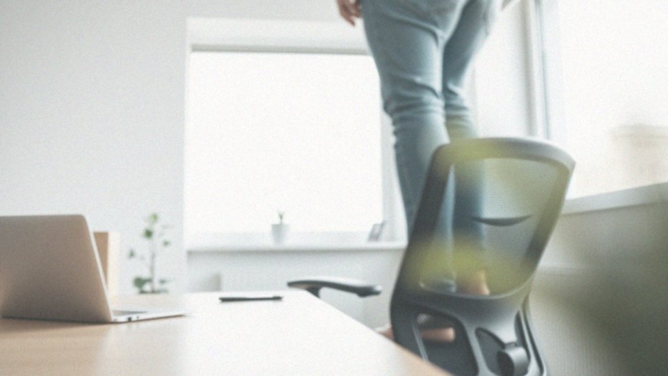 Jakie są ważne regularne przerwy w pracy siedzącej?